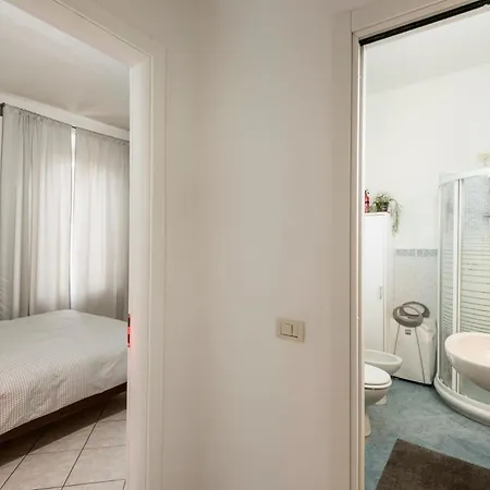 Casa Sofia -airport Free Shuttle-h24 * Бергамо